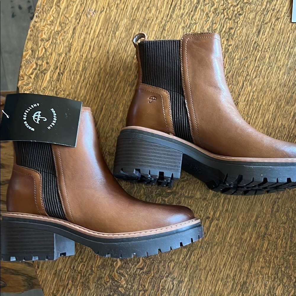 Brown Ankle Boots by Naturalizer